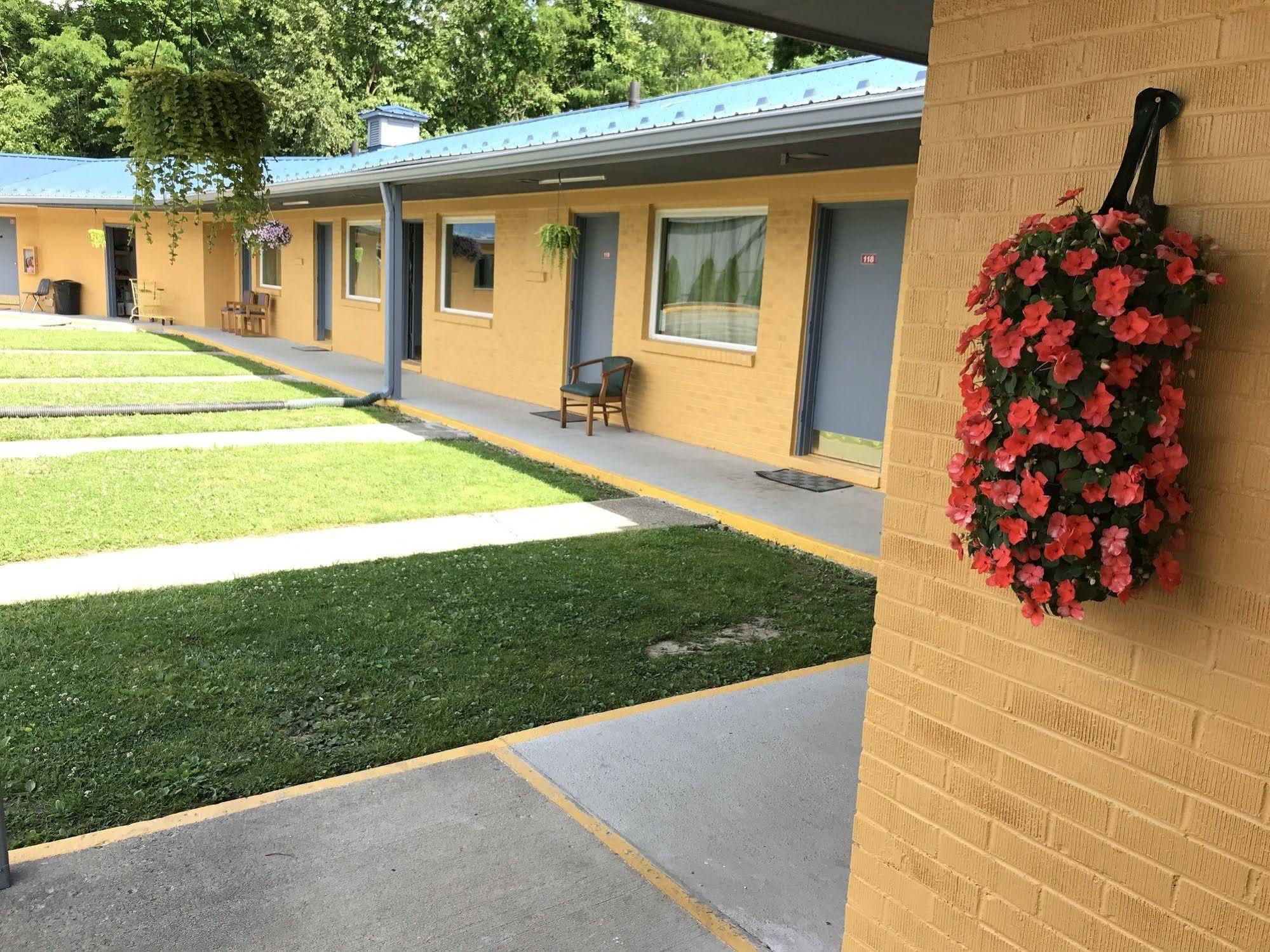 Greystone Motel Hillsboro Exterior photo